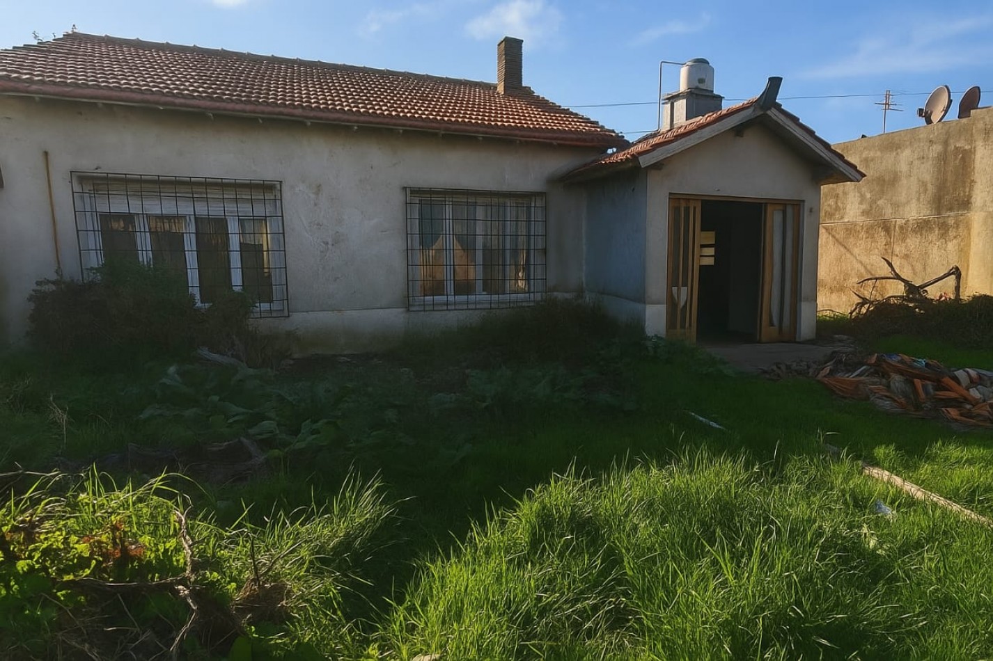 Casa a reciclar amplio terreno